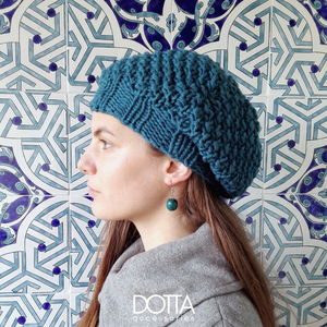 Petrol kék sapka - kézzel kötött női beanie - barett fazon - puha vastag gyapjú fonalból, Ruha & Divat, Sál, Sapka, Kendő, Sapka, Kötés, Horgolás, MESKA