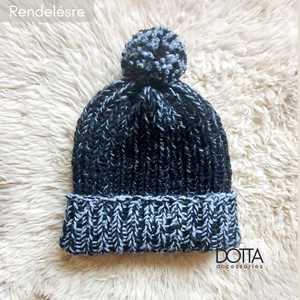 Gabriele kötött férfi sapka - unisex hipster beanie sapka - meleg puha téli bojtos pompomos sapka - Meska.hu