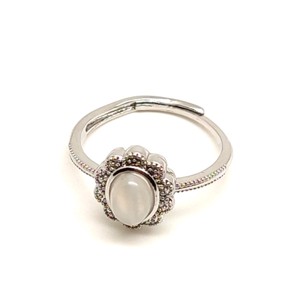 Nyugtató holdkő ásvány gyűrű állítható 8x6mm - Meska.hu