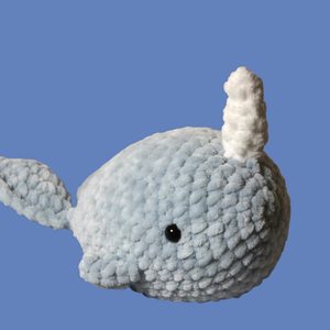 Horgolt kék narvál - játék & sport - plüssállat & játékfigura - hal - Meska.hu