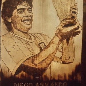 Diego Maradona , Otthon & Életmód, Dekoráció, Kép & Falikép, Fából készült kép, Famegmunkálás, Gravírozás, pirográfia, MESKA