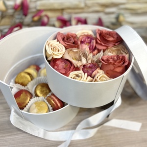 Virágos MACARON box  - Meska.hu
