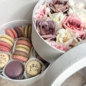 Virágos MACARON box  - Meska.hu