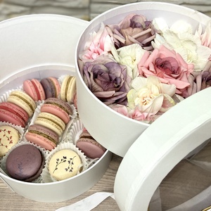 Virágos MACARON box  - élelmiszer - édesség - Meska.hu