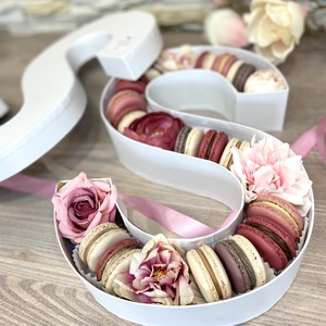 Betű MACARON box - élelmiszer - édesség - Meska.hu