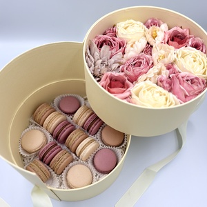 Kétszintes virágos MACARON box  - élelmiszer - édesség - Meska.hu