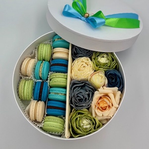 Virágos MACARON box  - élelmiszer - édesség - Meska.hu