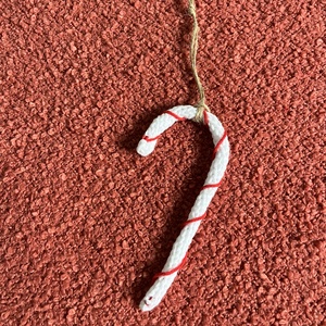 Fehér�piros nyalóka dísz � akasztható karácsonyi dekoráció - karácsony - karácsonyi lakásdekoráció - karácsonyfadíszek - Meska.hu