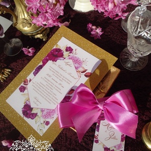 Esküvői meghvó ciklámen pink rózsákkal es arany csillámos háttérrel - esküvő - meghívó & kártya - meghívó - Meska.hu