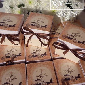 Dobozos esküvői meghívó hintós grafikával csipkével díszítve - esküvő - meghívó & kártya - meghívó - Meska.hu