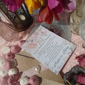 Csipkés rózsás esküvői meghívó domborított dísztokban szivecske medállal - esküvő - meghívó & kártya - meghívó - Meska.hu