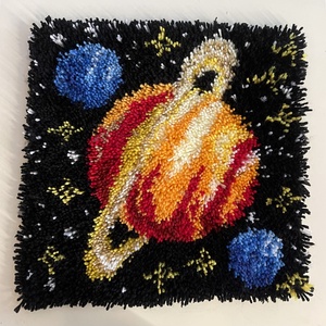 Kézzel készített subázott párnahuzat � kozmikus bolygó minta (40�40 cm), Otthon & Életmód, Lakástextil, Párna & Párnahuzat, Díszpárnahuzat, Csomózás, Horgolás, MESKA