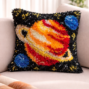 Kézzel készített subázott párnahuzat � kozmikus bolygó minta (40�40 cm), Otthon & Életmód, Lakástextil, Párna & Párnahuzat, Díszpárnahuzat, Csomózás, Horgolás, MESKA