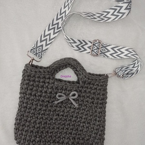 Horgolt szürke cross-body táska - Meska.hu