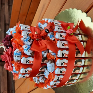 Kinder csoki torta születésnapra! - esküvő - dekoráció - asztaldísz - Meska.hu