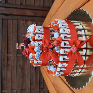 Kinder csoki torta születésnapra! - élelmiszer - édesség - Meska.hu