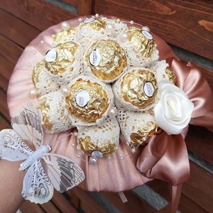 Rocher csokor csipkével  - otthon & életmód - dekoráció - Meska.hu