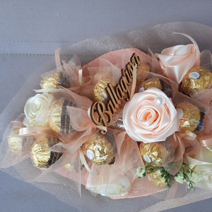 Ballagásra Rocher csokor,kézi készítésű szaténrózsákkal elegáns ,egyedi,különleges - otthon & életmód - dekoráció - virágdísz és tartó - csokor & virágdísz - Meska.hu