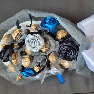 Ballagásra Rocher csokor,kézi készítésű szaténrózsákkal elegáns ,egyedi,különleges - otthon & életmód - dekoráció - Meska.hu