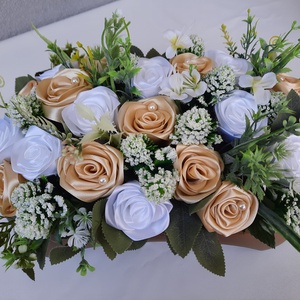 Esküvői asztaldísz arany,fehér színű rózsából  - esküvő - dekoráció - asztaldísz - Meska.hu