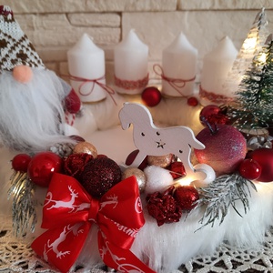 Piros fehér adventi koszorú világító ledsorral  - karácsony - adventi díszek - adventi koszorú - Meska.hu