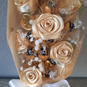 Ballagásra Lindt csokicsokor,kézi készítésű szaténrózsákkal elegáns ,egyedi,különleges - otthon & életmód - dekoráció - Meska.hu