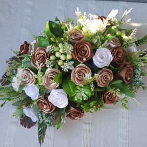 Esküvői asztaldísz barna,drapp,fehér színű rózsákból , Esküvő, Dekoráció, Asztaldísz, Mindenmás, Virágkötés, Meska