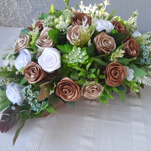 Esküvői asztaldísz barna,drapp,fehér színű rózsákból  - esküvő - dekoráció - asztaldísz - Meska.hu