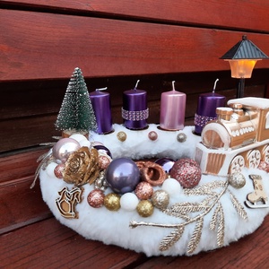 Adventi koszorú világító kandelláberrel, 3 lila,1 rózsaszín gyertyával - karácsony - adventi díszek - adventi koszorú - Meska.hu Adventi koszorú világító kandelláberrel, 3 lila,1 rózsaszín gyertyával - karácsony - adventi díszek - adventi koszorú - Meska.hu