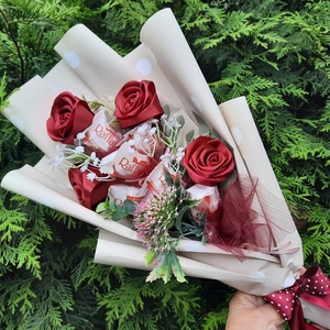 Raffaello csokor szaténrózsával - otthon & életmód - dekoráció - virágdekoráció - virágdíszítő kellékek - Meska.hu