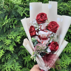 Raffaello csokor szaténrózsával - otthon & életmód - dekoráció - virágdekoráció - virágdíszítő kellékek - Meska.hu