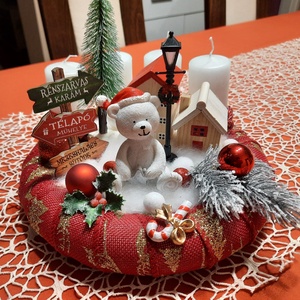 Macis adventi koszorú házikókkal - karácsony - karácsonyi lakásdekoráció - ünnepi asztaldekoráció - Meska.hu