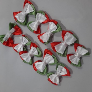 Nemzeti színű kitűző-masni formájú - ékszer - kitűző és bross - Meska.hu