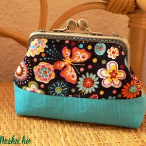  Pénztárca, Táska & Tok, Pénztárca & Más tok, Pénztárca, Női pénztárca, Varrás, Patchwork, foltvarrás, bársonyból készült 10 cm fémkeretre varrt. Mérete 12x8 cm., MESKA