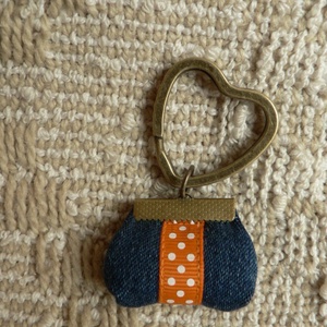 Táskás kulcstartó, Táska & Tok, Kulcstartó & Táskadísz, Kulcstartó, Patchwork, foltvarrás, Varrás, MESKA