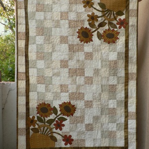 Virágos asztalterítő, Otthon & Életmód, Konyhafelszerelés, tálalás, Tálalás, Terítő, Patchwork, foltvarrás, Varrás, MESKA