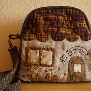 Házikós válltáska, Táska & Tok, Kézitáska & válltáska, Válltáska, Varrás, Patchwork, foltvarrás, MESKA