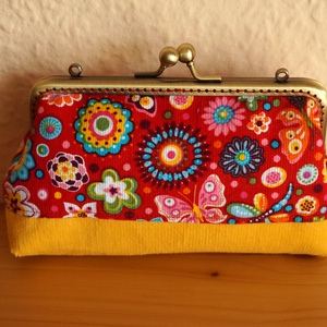 Virágos neszi , Táska & Tok, Neszesszer, Varrás, Patchwork, foltvarrás, MESKA