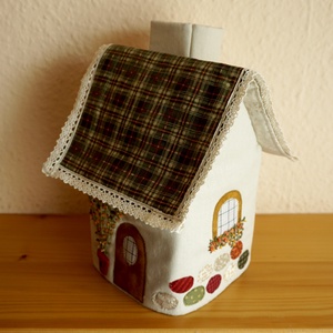 Zsebkendőtartó házikó , Otthon & Életmód, Tárolás & Rendszerezés, Zsebkendőtartó, Patchwork, foltvarrás, Varrás, MESKA