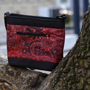 Piros mintás válltáska - táska & tok - kézitáska & válltáska - vállon átvethető táska - Meska.hu