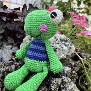 Horgolt leveli béka amigurumi figura - játék & sport - plüssállat & játékfigura - béka - Meska.hu