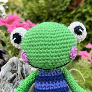 Horgolt leveli béka amigurumi figura - játék & sport - plüssállat & játékfigura - béka - Meska.hu