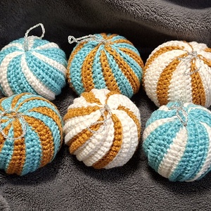 Horgolt karácsonyi gömbök - Meska.hu