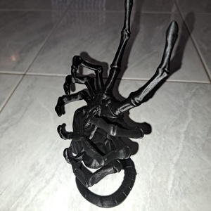 Alien facehugger telefontartó - otthon & életmód - tárolás & rendszerezés - asztali telefontartó - Meska.hu