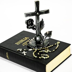 Rózsás feszület - ezüst - Meska.hu