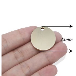 Kézzel kalapált sárgaréz kutyabiléta  �  CROWNA    (25mm) - otthon & életmód - kisállatoknak - kutyáknak - kutya biléta - Meska.hu