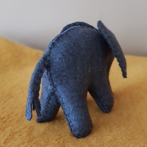 Filc szürke elefánt - játék & sport - plüssállat & játékfigura - elefánt - Meska.hu