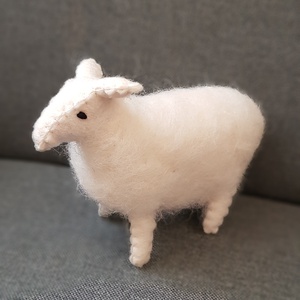 Filc bárány - játék & sport - plüssállat & játékfigura - malac - Meska.hu