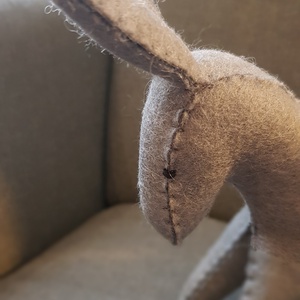 Filc szürke csacsi - játék & sport - plüssállat & játékfigura - más figura - Meska.hu