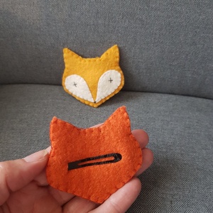 Filc hajcsat - ékszer - kitűző és bross - Meska.hu